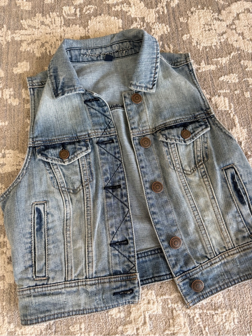 American Eagle Light Wash Denim Vest - Picture 2 of 6